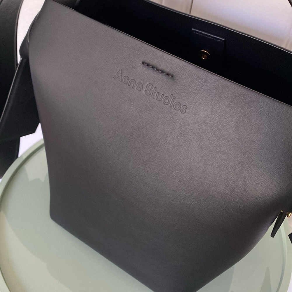 ACNE STUDIOS Musubi Mini leather shoulder bag - Picture 5 of 15